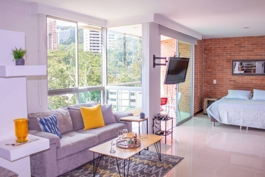 #242 - Apartamento Amoblado para Alquiler en Medellín - ANT