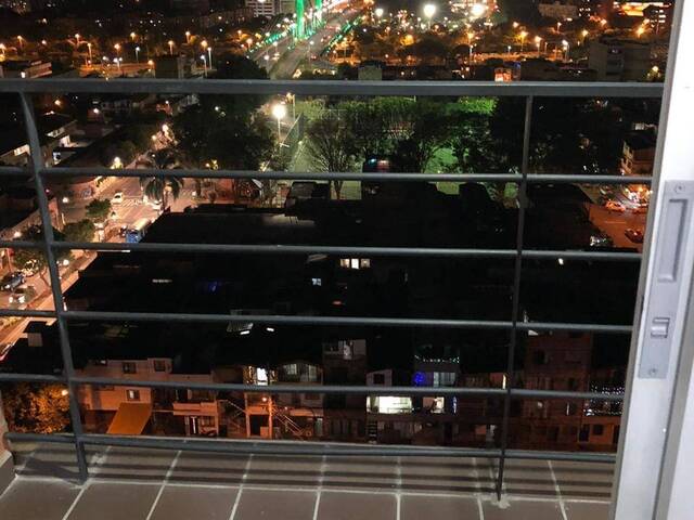 #139 - Apartamento Amoblado para Alquiler en Medellín - ANT - 1